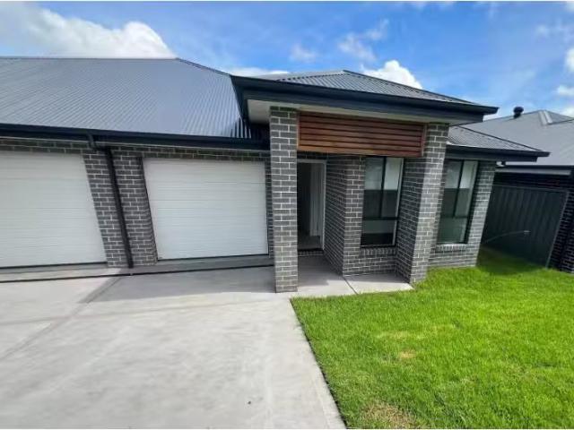 23A Graziers Parade, Raymond Terrace Townhouse for rent Liste.