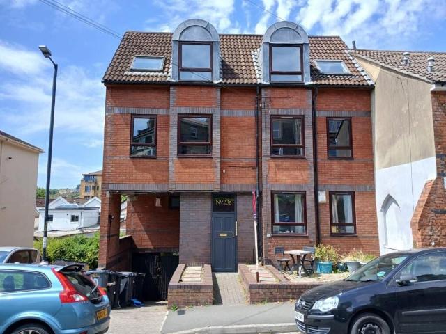 23A North Road, Bristol BS6, 2 bed flat to rent, £1,400 pcm | PrimeLocation