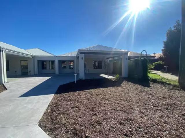 23A Shortland Way, GIRRAWHEEN, WA 6064 House for Rent