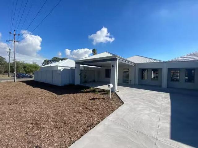 23B Shortland Way, GIRRAWHEEN, WA 6064 House for Rent