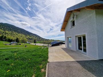 23JG933 Maison individuelle meublé éléctricité inclus dans les charges