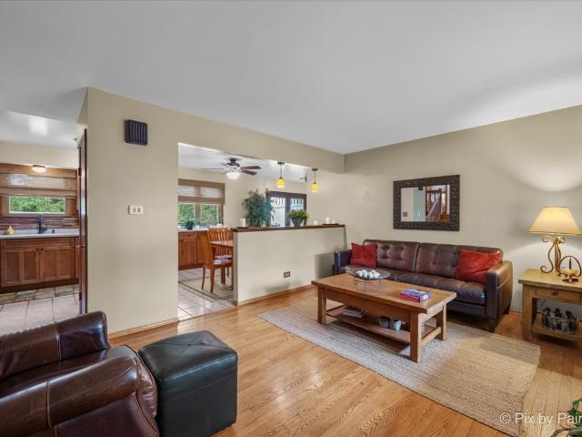23W328 Great Western Avenue