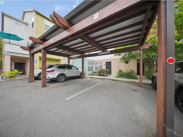 2004 ne cadbury ave # #105