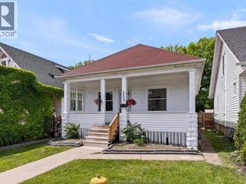 2004 Ottawa, Windsor, ON, N8Y 1R7 house for sale | Listing ID 26014 | Royal LePage