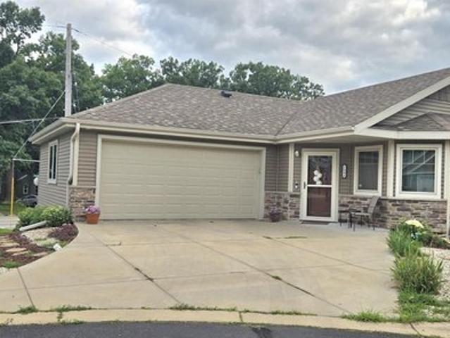 2004 Butler Ct, Middleton, WI 53562