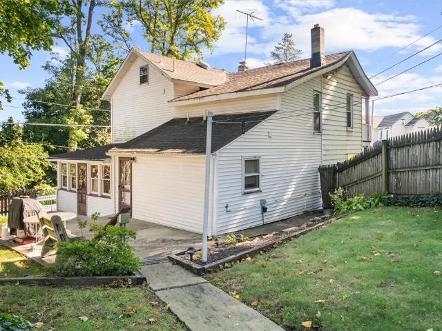 2004 Lehigh Avenue