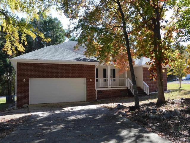 2004 Rolling Hills Road