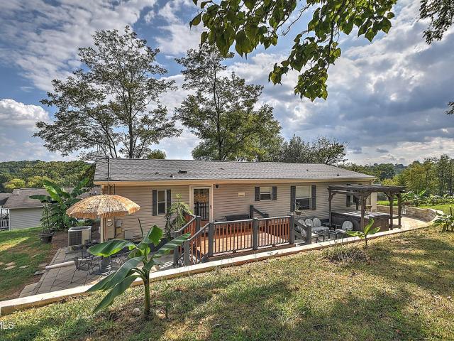2004 Sweetbriar Road