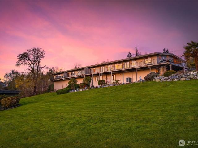 2004 Valley View Drive
