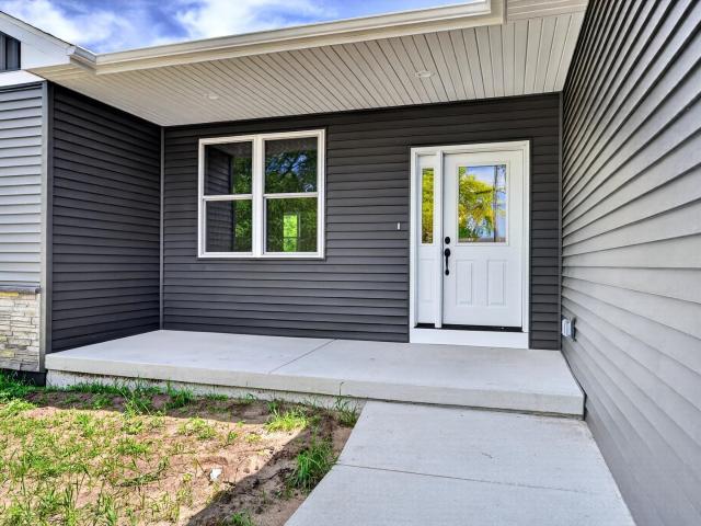 2004 W 4th Avenue