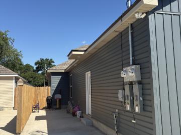 2004 Webster St, 3 beds, 2 full baths