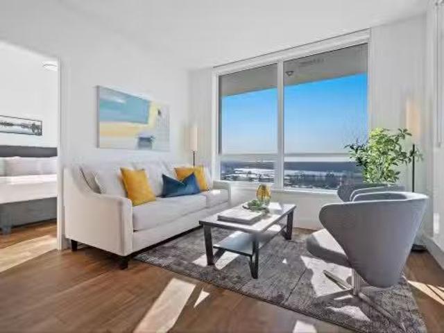 2004 1632 Lions Gate Lane, North Vancouver, BC, V7P 0E2 Luxu.