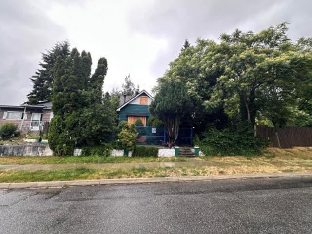2005 Ninth Avenue, New Westminster, BC, V3M 3G6 house for sale | Listing ID R3140 | Royal LePage