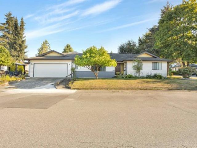 2005 A Avenue, Langley, BC, V3A 7H9 house for sale | Listing ID R3156 | Royal LePage