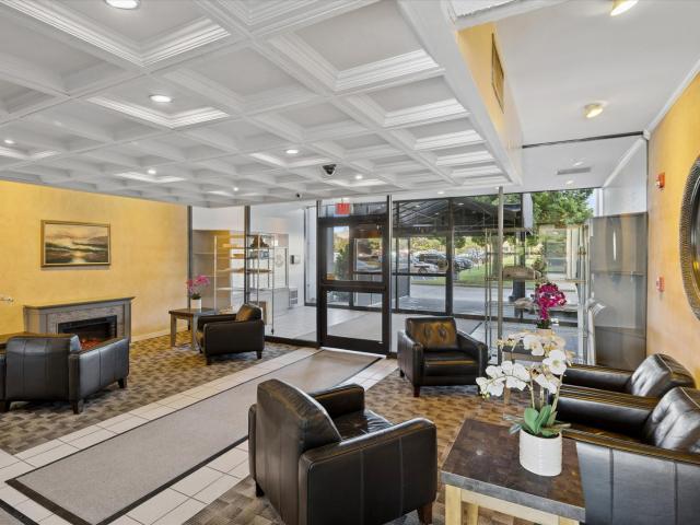 2005 S Finley Road # 204