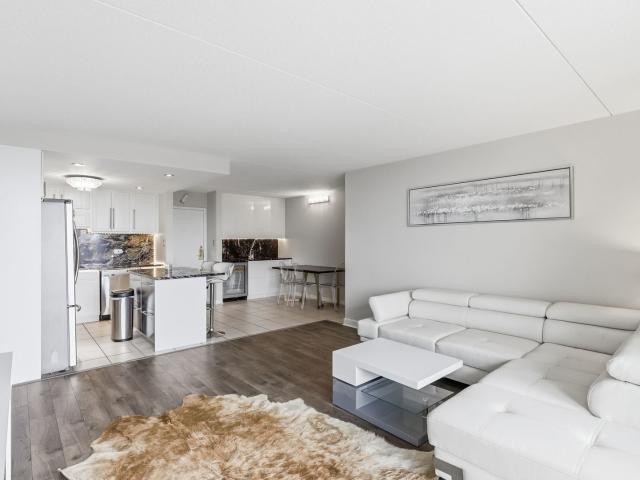 2005 S Finley Road # 604