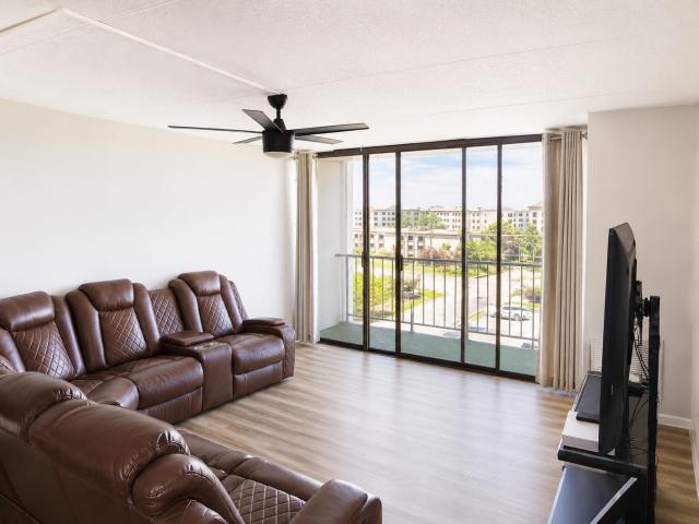 2005 S Finley Road # 612