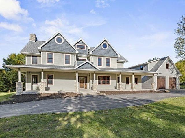 2006 Vermont Pl, Sturgeon Bay, WI 54235