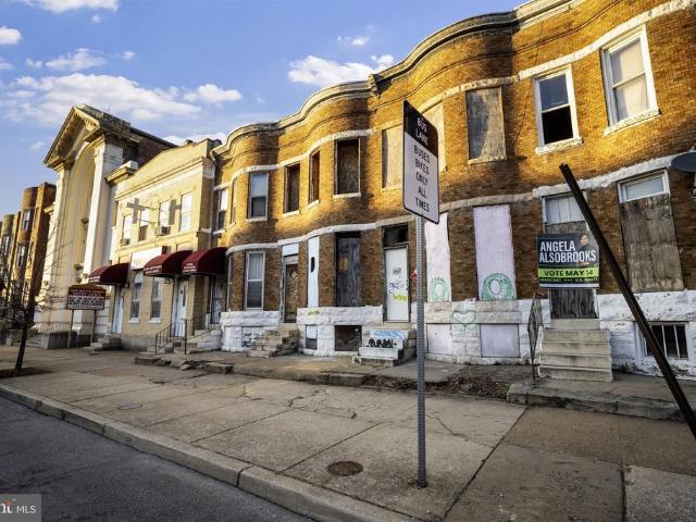 2006 W North Avenue