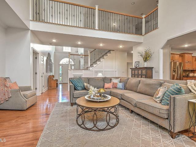 2007 Woodfern Place