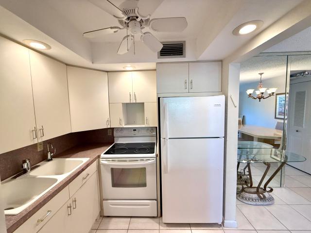 2009 Berkshire A, Deerfield Beach, FL 33442 | MLS #B26005