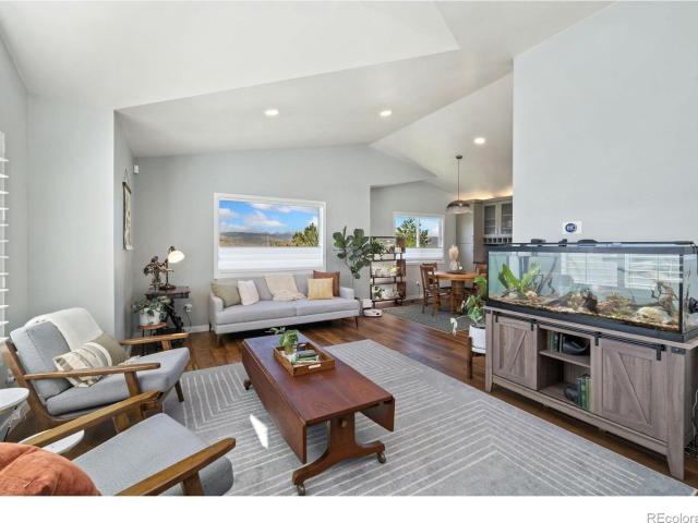 2009 Crestridge Drive