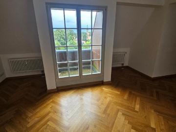 2009 san. 5 R DG Maisonette Whg. mit TOP Lage & Ausstattung! Kamin, EBK, 3 Bäder, Terrasse, Carport