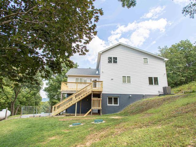 20002 wooded view ln