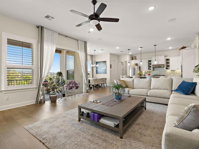2000 Mazarro Dr # 25