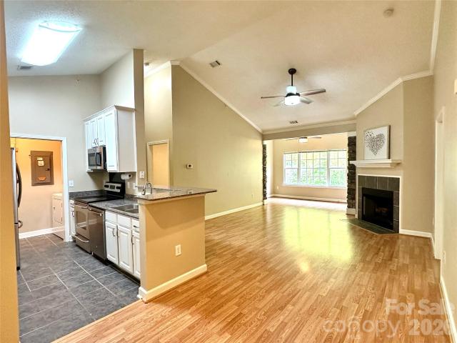 2000 Olde Eastwood Village Boulevard # 305