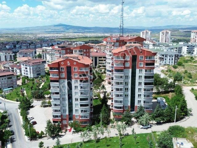 2000 Evler Mah.de Sultanpark'da İçi Ful Yapılı Kiralık 4+1 Daire