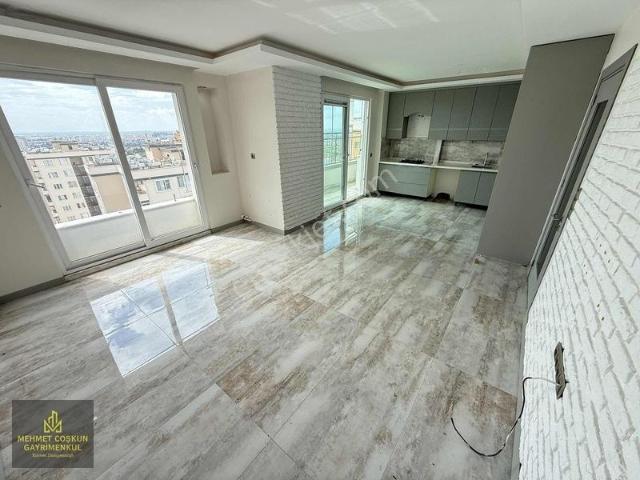 2000 Evlerde İskanlı Full Sosyal Donatılı Satılık 4+1 Daire