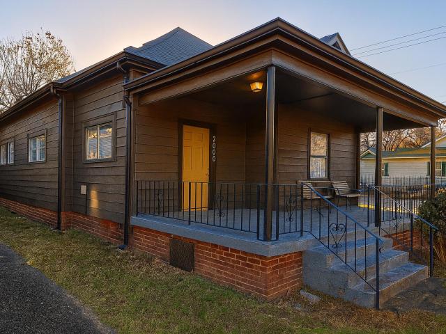 2000 E 5th Street