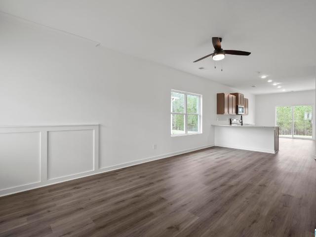 2000 Lakehill Drive