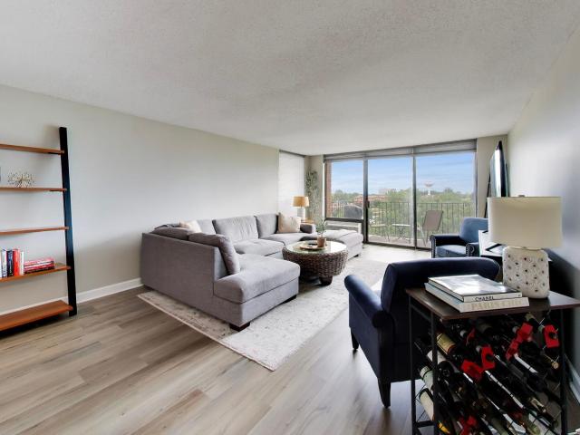 2000 Saint Regis Drive # 7N