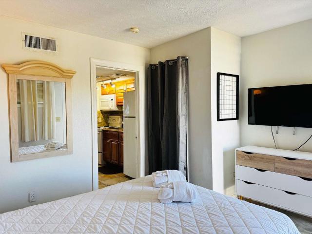 2000 South Ocean Blvd. V 305
