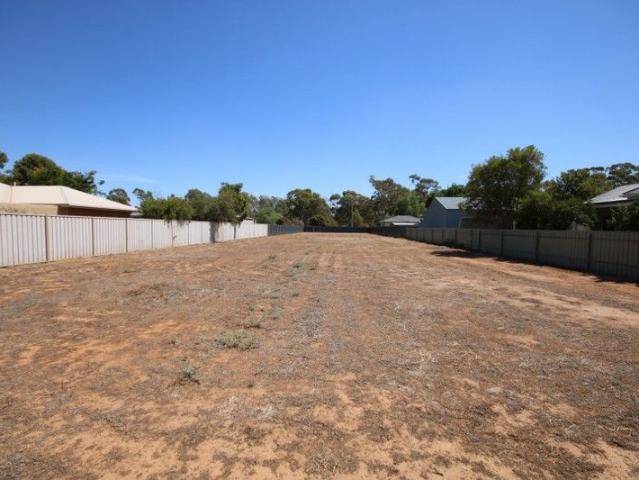 2000M2 BLOCK OF LAND IN ELMORE