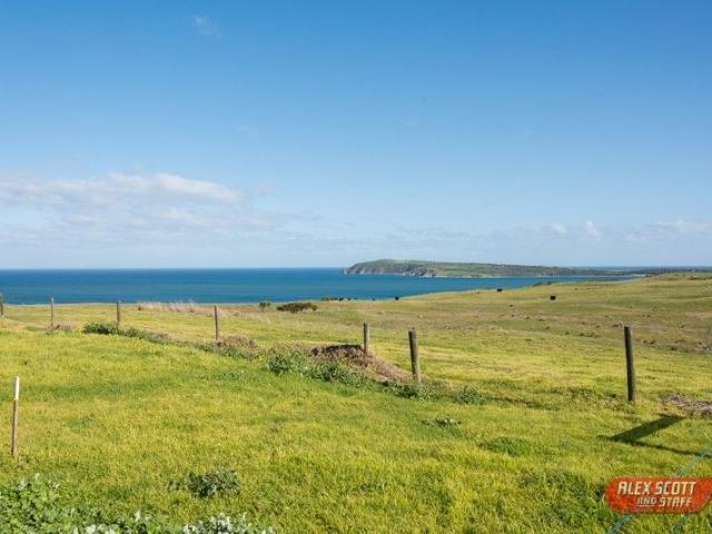 2000m² of land with truly stunning views