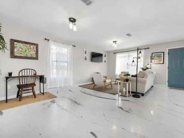 2001 North 61st Avenue 2 Bedroom Apartment for Rent at 2001 N 61st Ave #1354818P, Myrtle Grove, FL 32506 Parish Heights