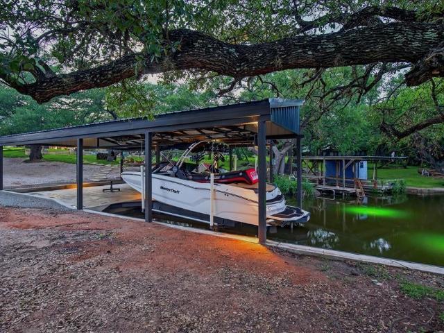 2001 Granite Cove Rd, Kingsland, TX