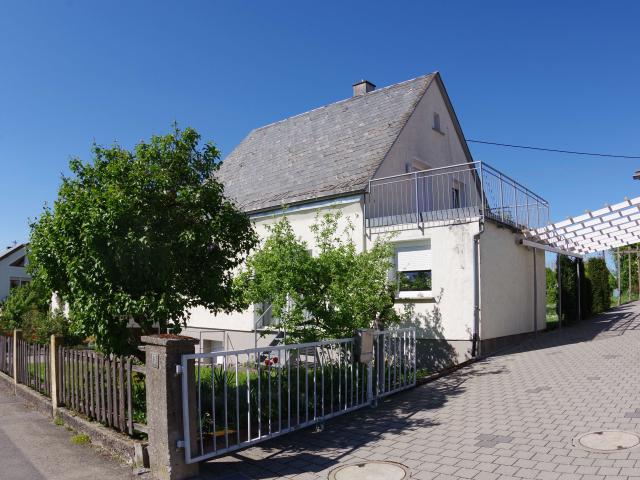 2001 Kernsaniertes Einfamilienhaus mit tollem Grundstück