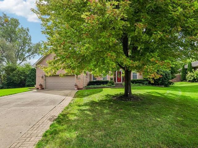2002 Ravine Dr, Gurnee, IL 60031