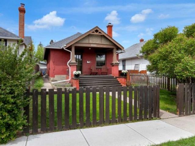 2003 26A Street Sw, Calgary, AB, T3E 2B9 house for sale | Listing ID A2313 | Royal LePage