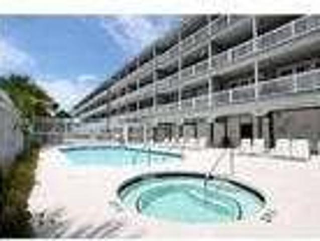 $200 / 3br This 3 bedroom 3 bathroom residence