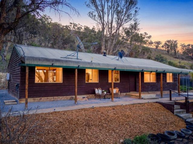 200 acres. 20 mins from Canberra. A world away