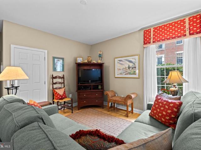 200 Admirals Way