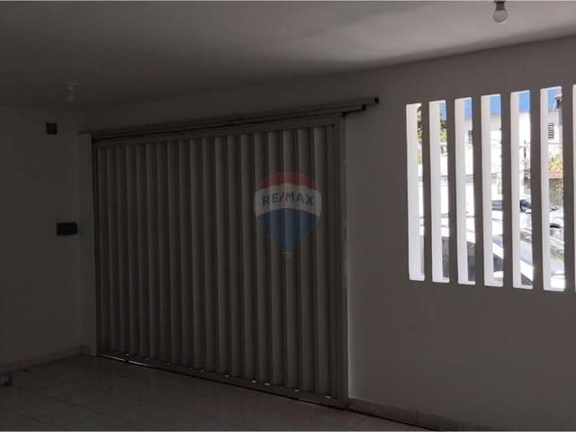 200 Área Útil Casa Alugar, 4 Dormitórios localizado em Avenida Senador Robert Kennedy, 187 Próximo Av. Mascarenhas de Morais Imbiribeira, Recife, Pernambuco, 51190575 | Brasil