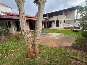 200 Área Útil Casa Alugar, 4 Dormitórios localizado em Conjunto Residencial Butanta, São Paulo, São Paulo, 05540 080 | Brasil