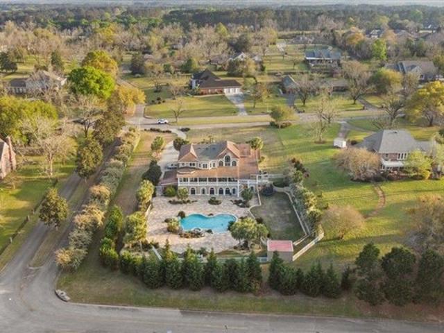200 Asphodel Dr, Dothan, AL 36303
