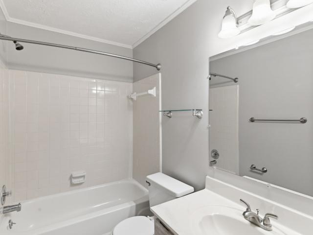 200 Barrington Ct